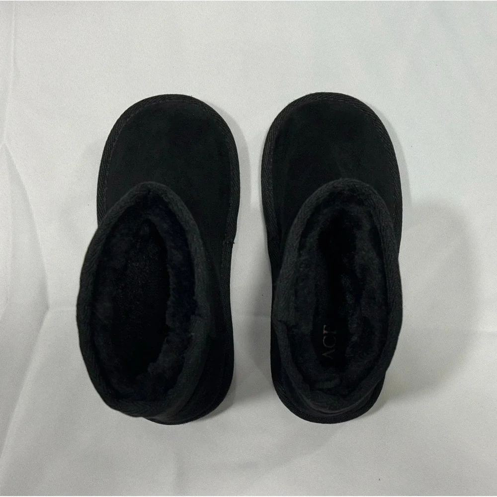 Children's Place Girls Cozy slip on‎ Black Faux Fur boots Size 12 Like New